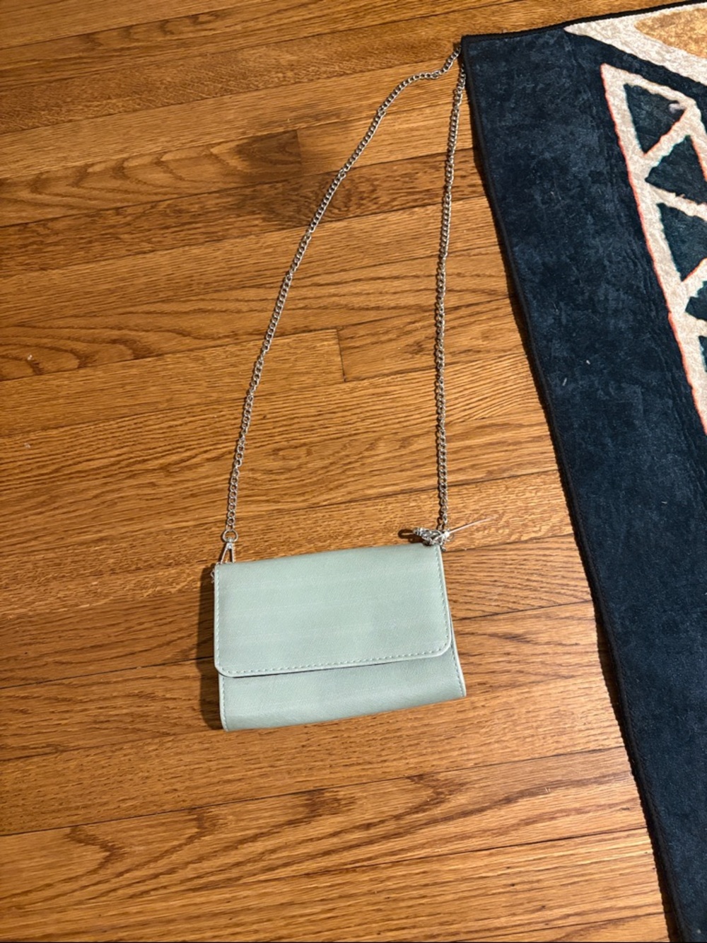 Sleek Mint Green Crossbody Bag with Chain Strap
